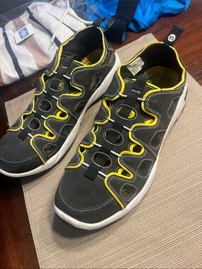 #85  Men's  aqua shoes 👟 sand sun Slip-On Sneakers — boat 🚤 jet ski size 11